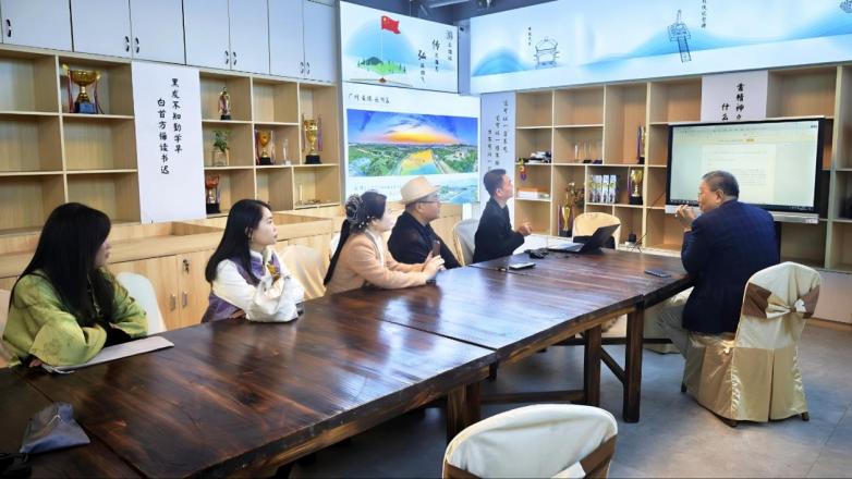 人体工程学权威专家实地考察小驳骨产业，开创健康产业产学研融合新范式